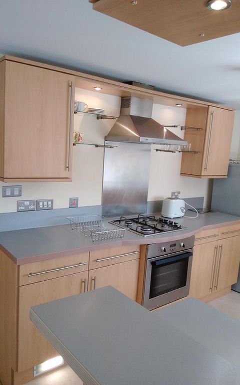 Property photo 3 of 10 Kitchen