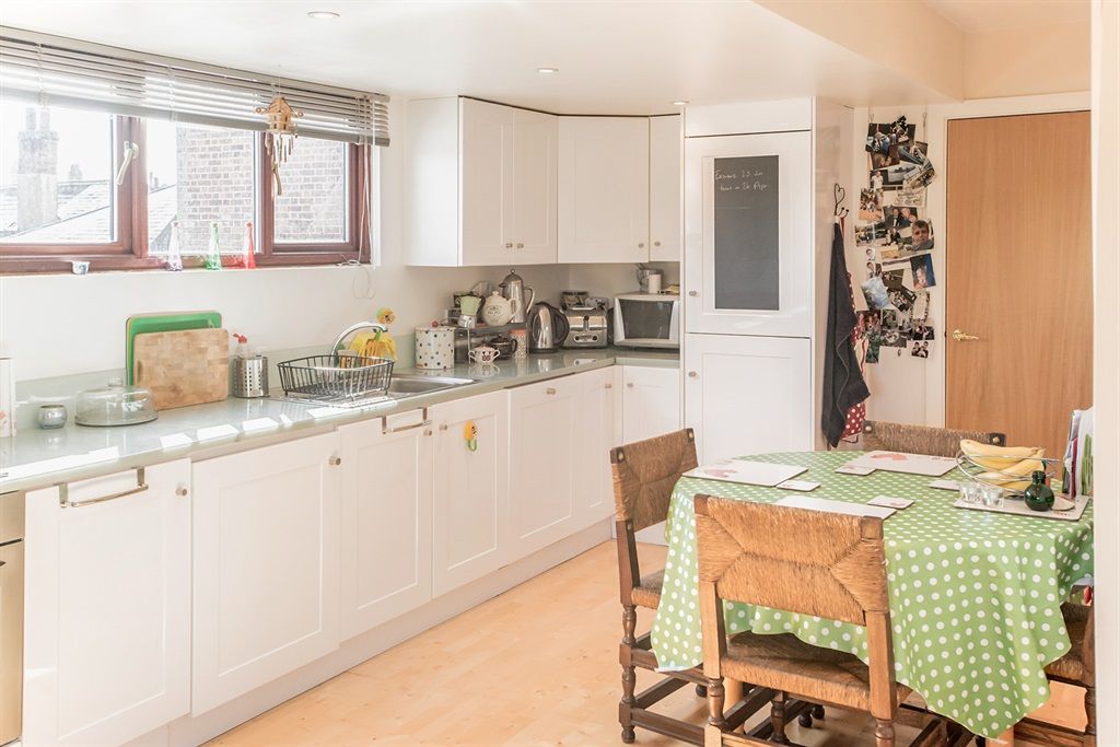 Property photo 2 of 8 Kitchen