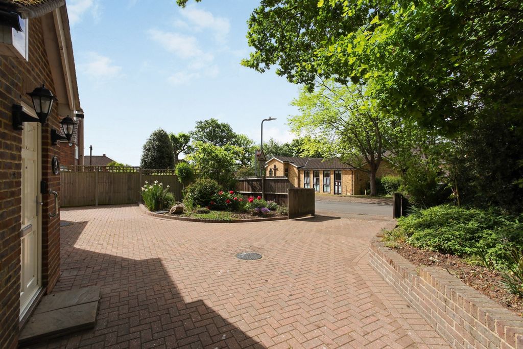 Property photo 3 of 18 Pbox-Img.Jpg