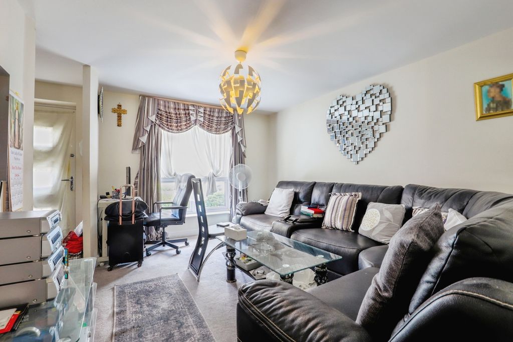 Property photo 2 of 14 Pbox-Img.Jpg