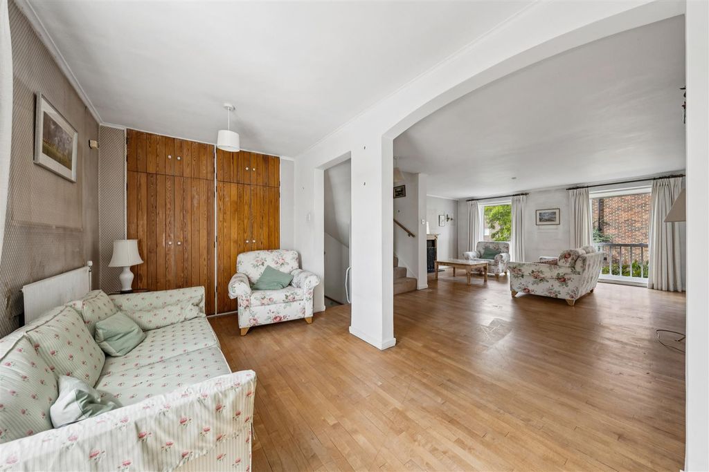Property photo 3 of 16 For Sale - Chiswick Staithe, W4