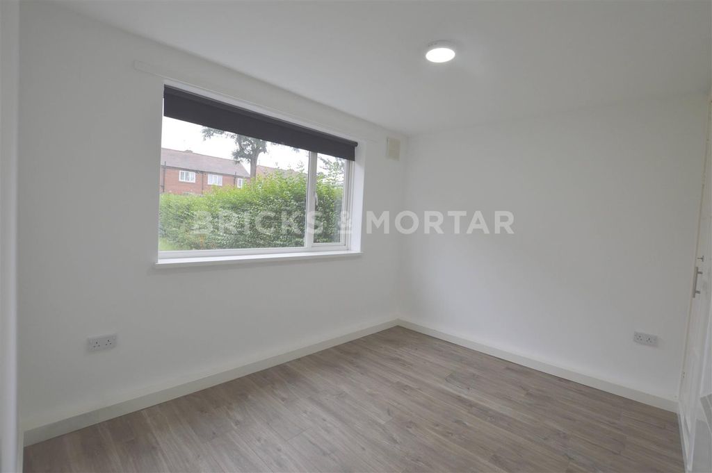 Property photo 3 of 7 26 Eshott Close Bedroom.Jpg