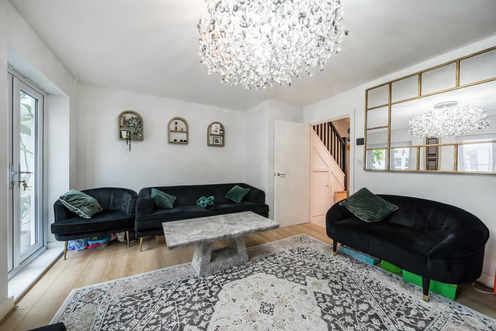 Property photo 3 of 20 Reception