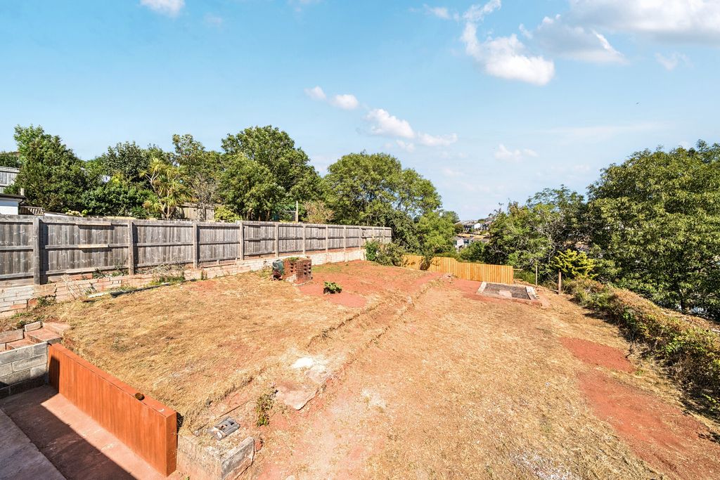 Property photo 2 of 18 1502188-2-6A75Fcf...