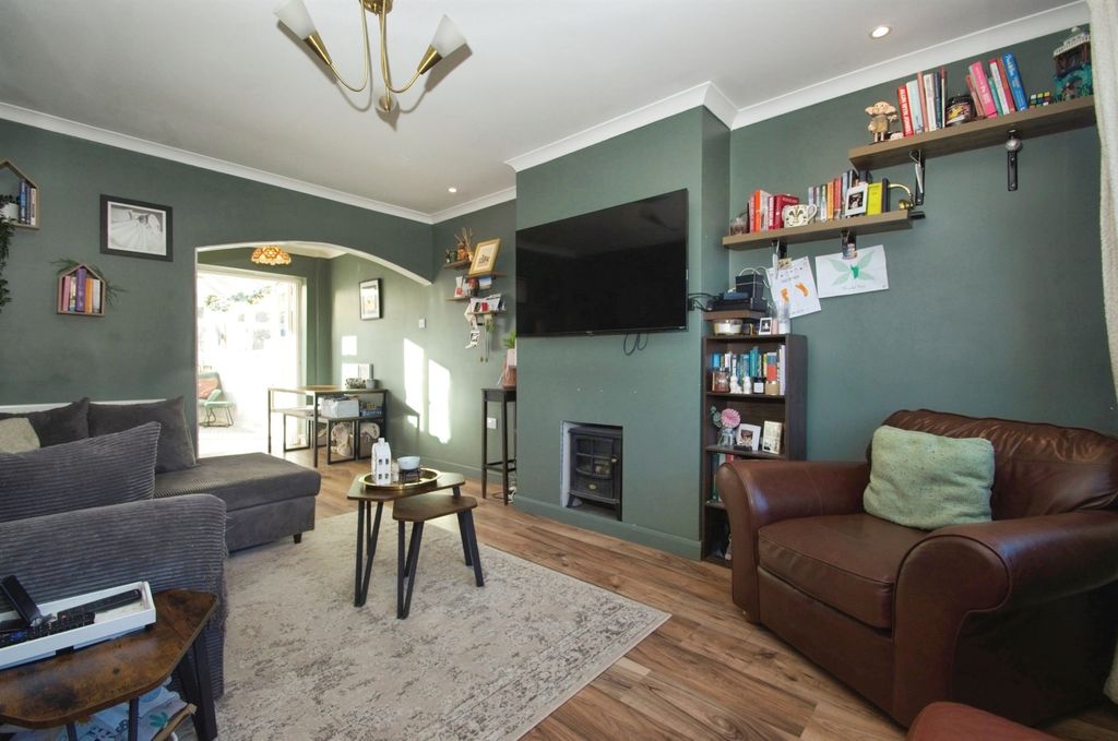 Property photo 3 of 17