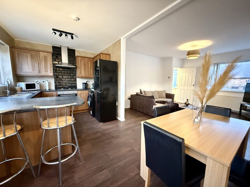 Property photo 3 of 37