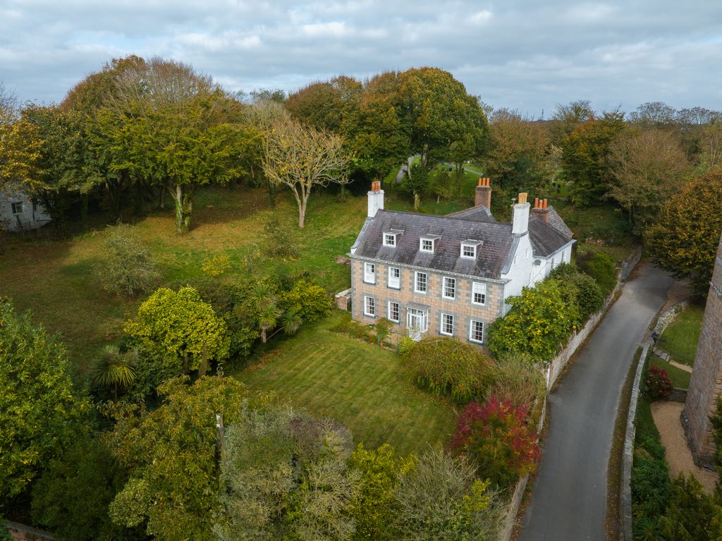 Property photo 3 of 20