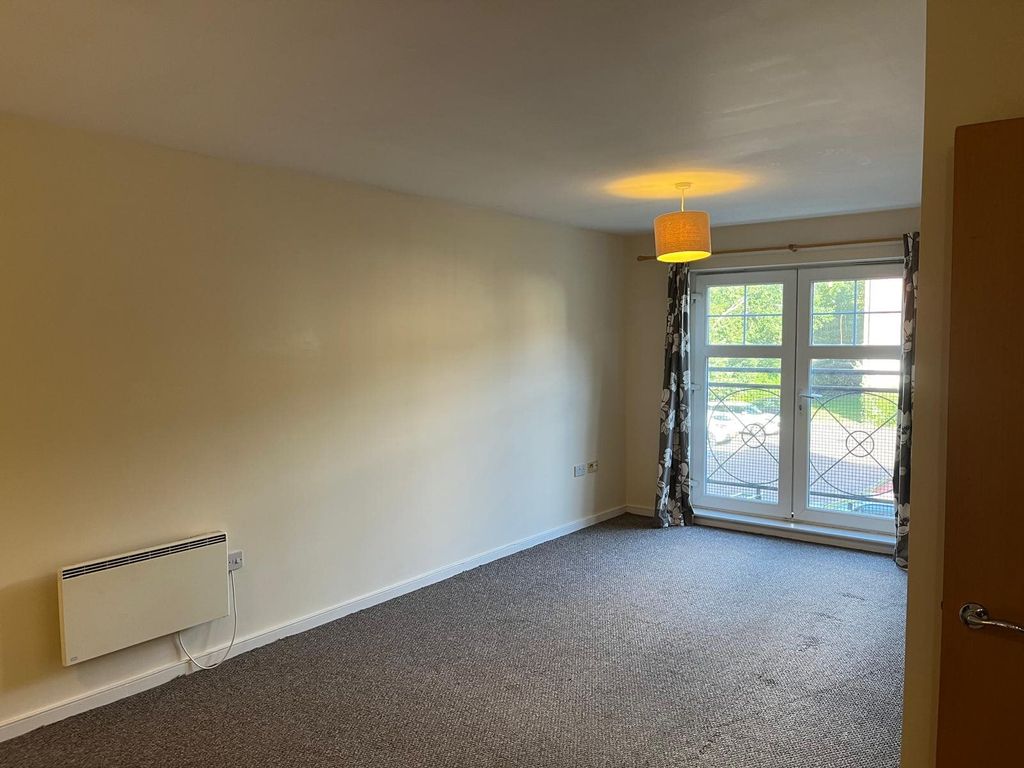 Property photo 3 of 11 4583ee4c-F52B-4B7E-A50d-c7Ec6ce8c0Dd