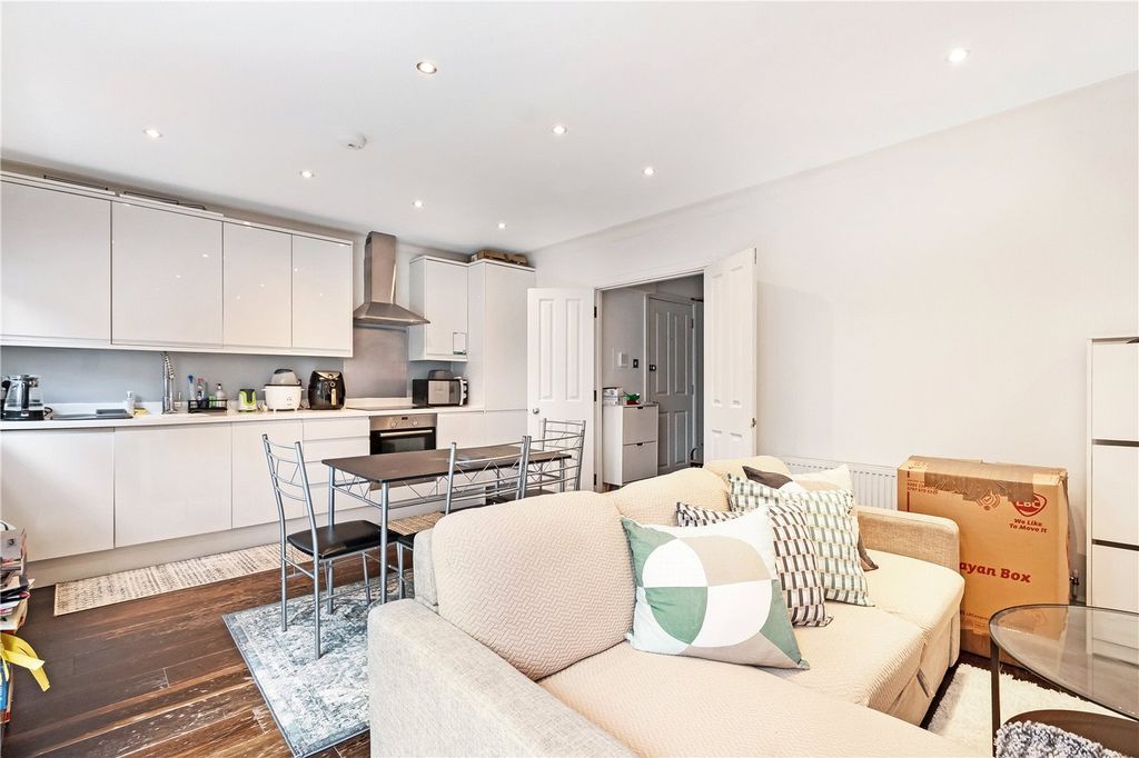 Property photo 2 of 9 Reception