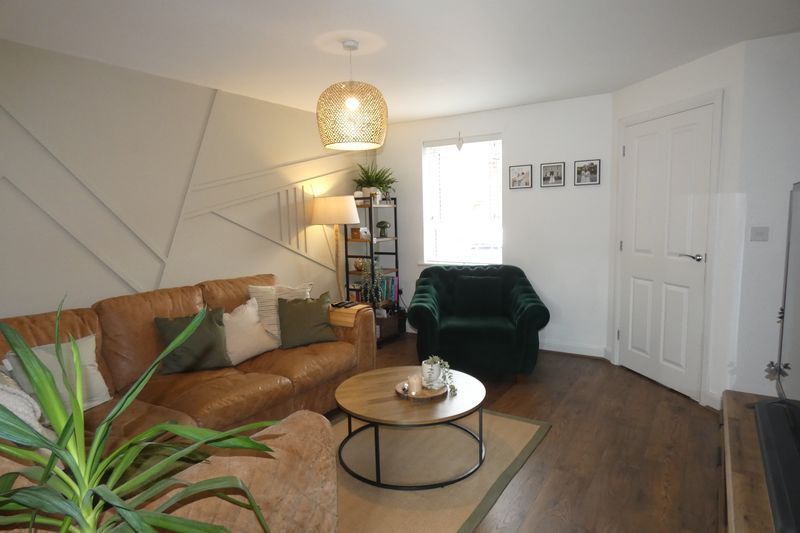 Property photo 3 of 10 Photo 1