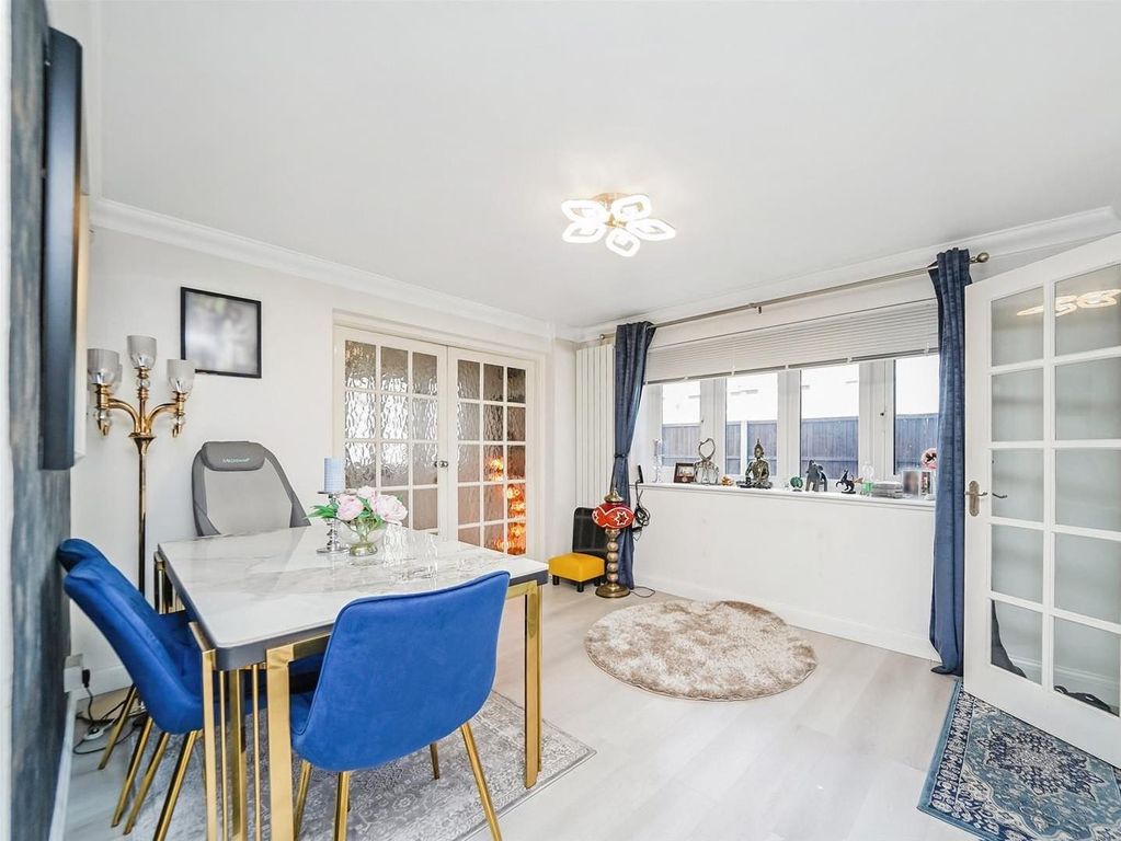 Property photo 1 of 10 Dining Room