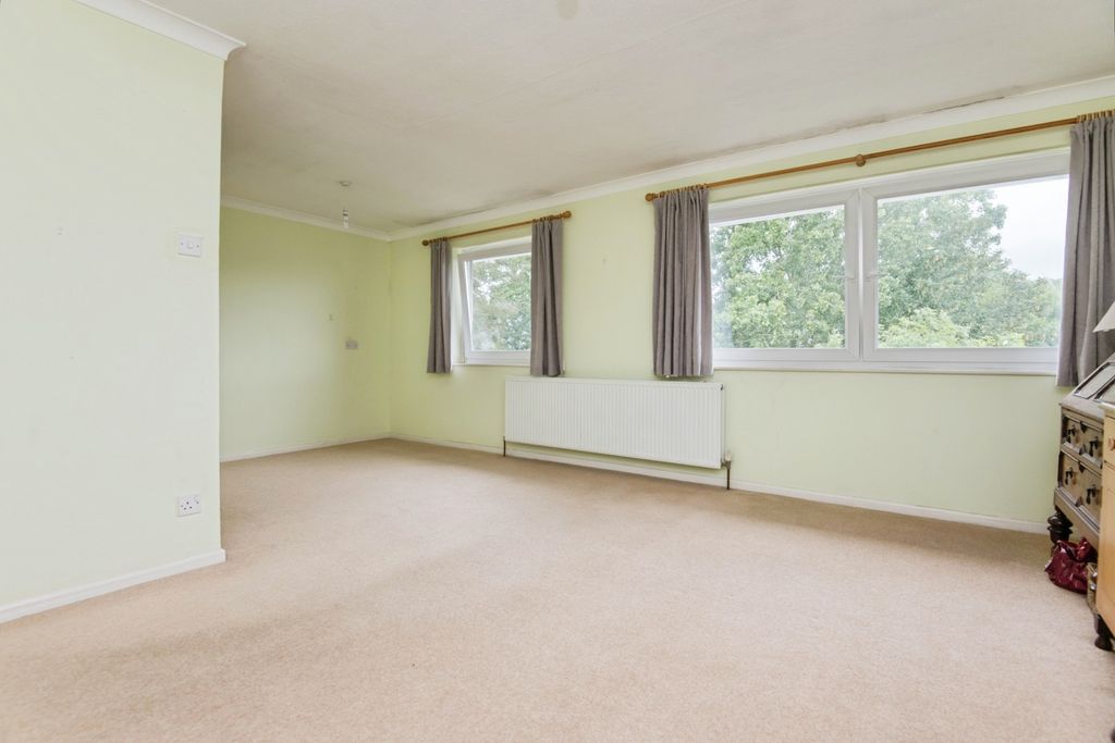 Property photo 3 of 14 Photo