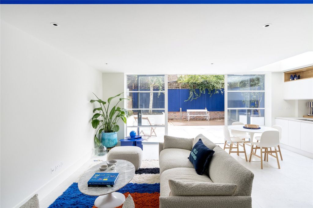 Property photo 3 of 21 Picture No. 04