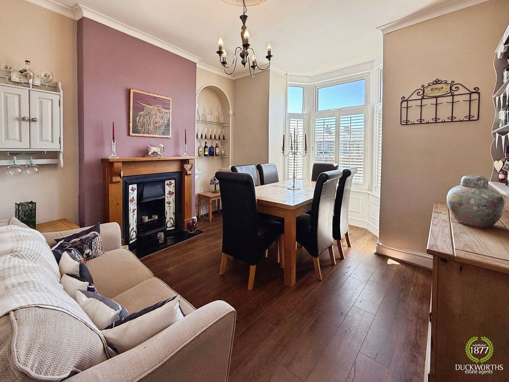 Property photo 2 of 34
