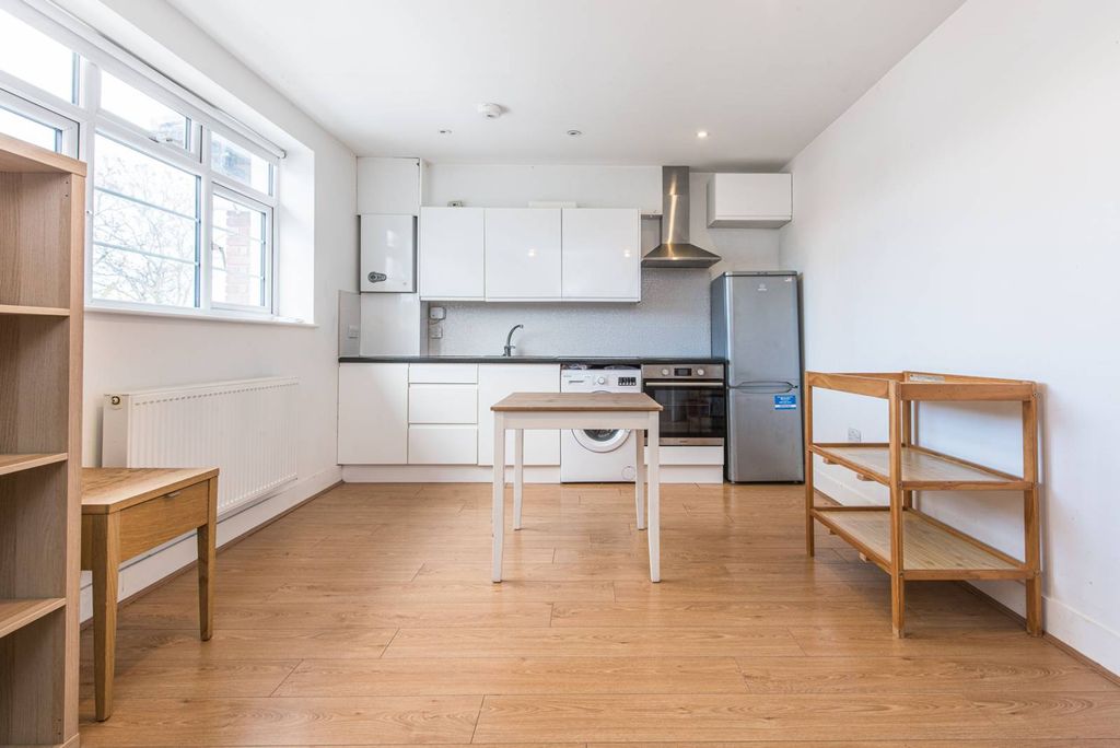 Property photo 2 of 5