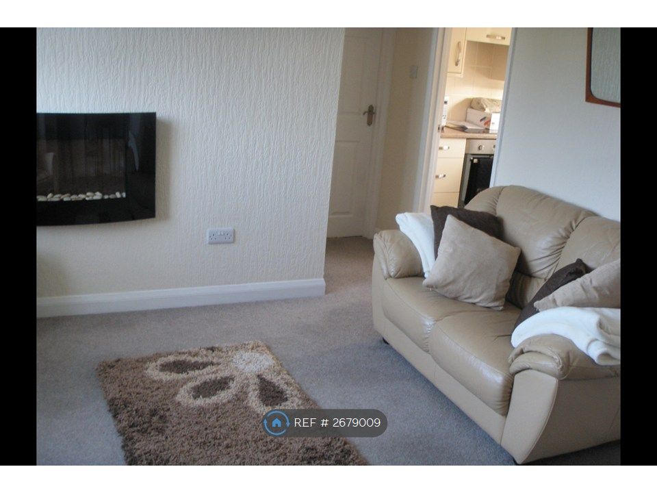 Property photo 3 of 16 Lounge