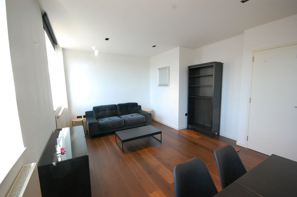 Property photo 1 of 9 Living Room