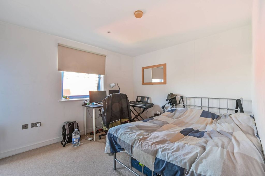 Property photo 1 of 8
