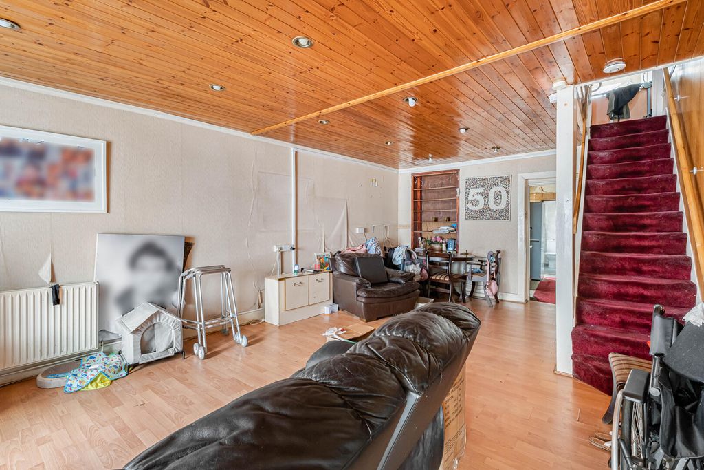 Property photo 3 of 14 Living Room