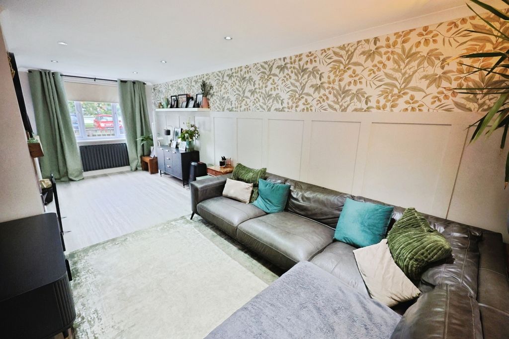 Property photo 3 of 16 Pbox-Img.Jpg