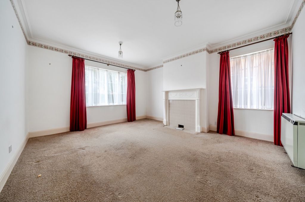 Property photo 3 of 21 1481353-12-6A328E6F2ba47