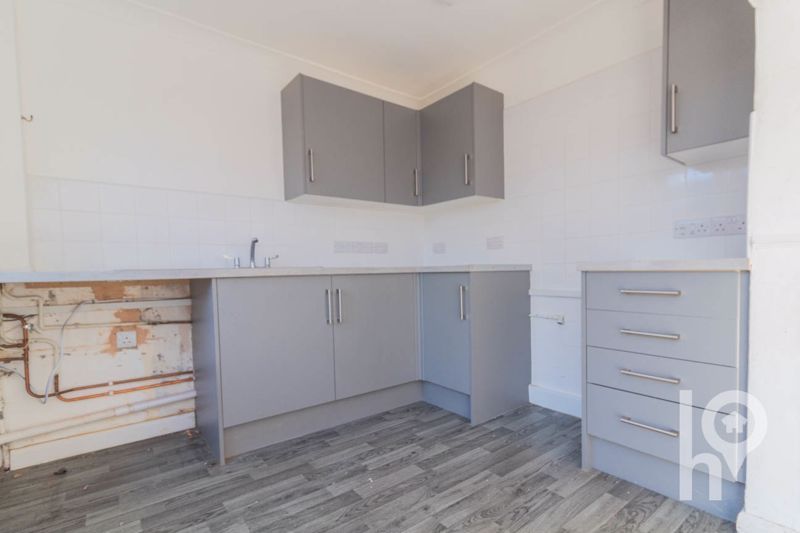 Property photo 3 of 9 Photo 5