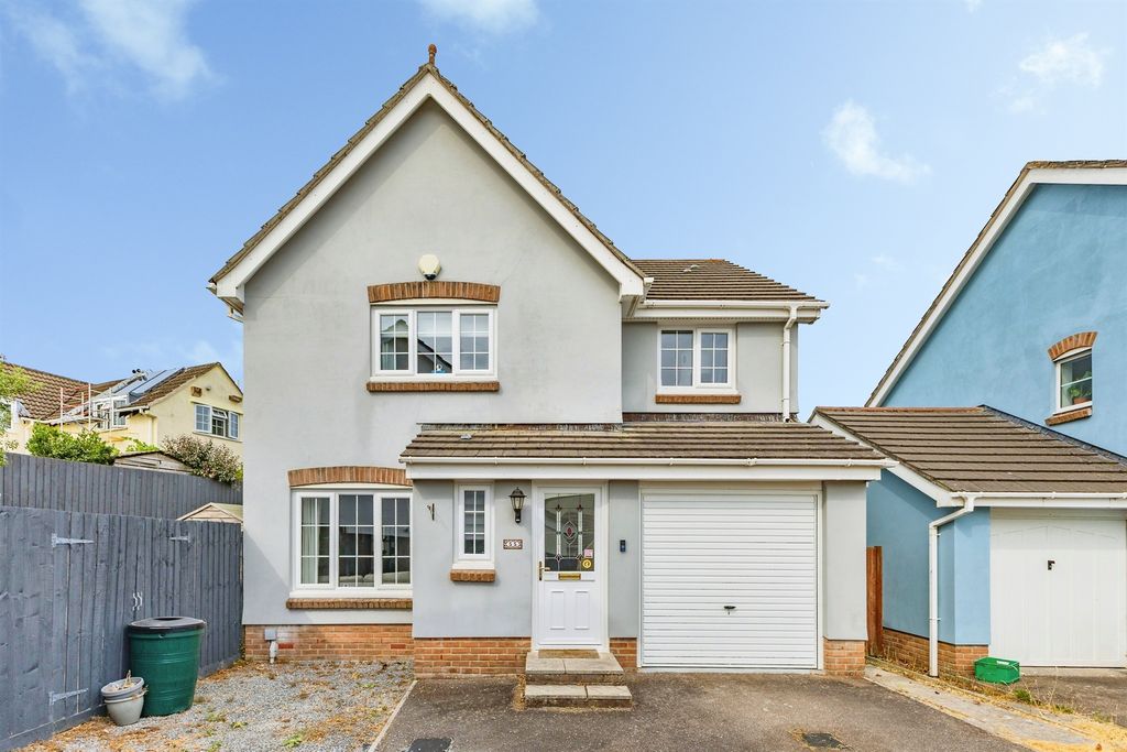 Property photo 1 of 33