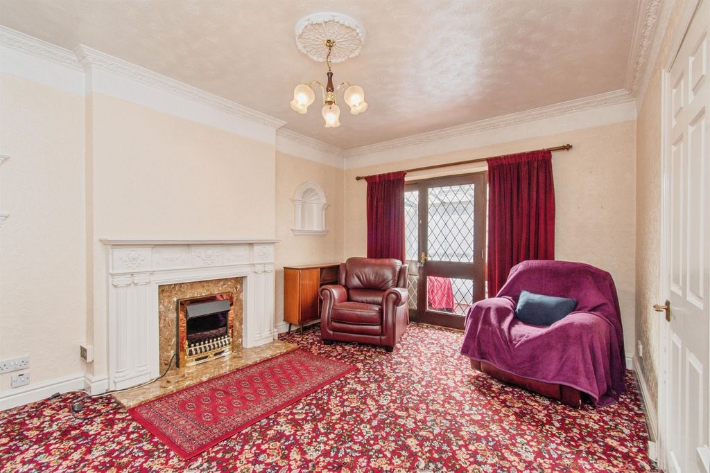 Property photo 3 of 17