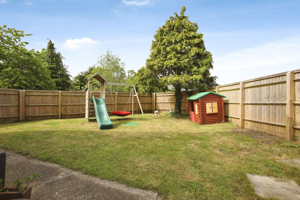 Property photo 2 of 18