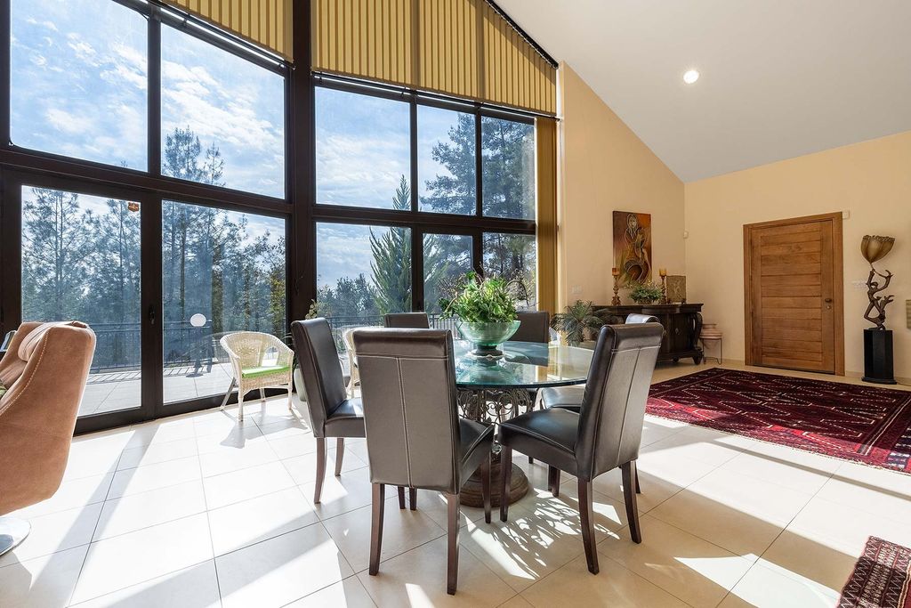 Property photo 1 of 29