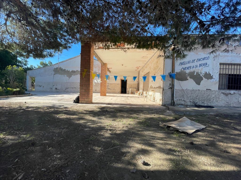 Property photo 1 of 40