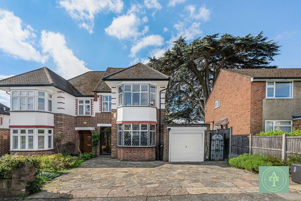 Property photo 2 of 19 Gallery