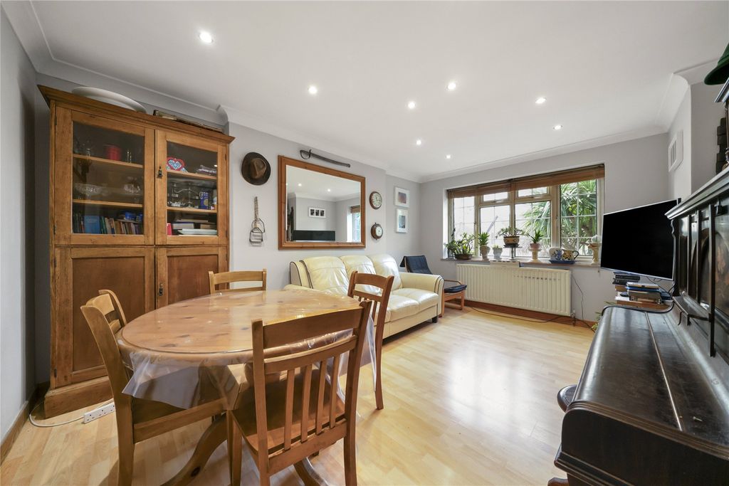 Property photo 2 of 9 Reception