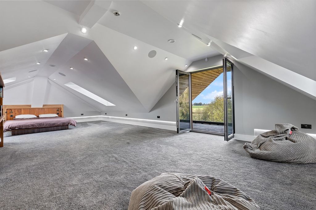 Property photo 3 of 49 49 The Village_Earswick 37_297.Jpg