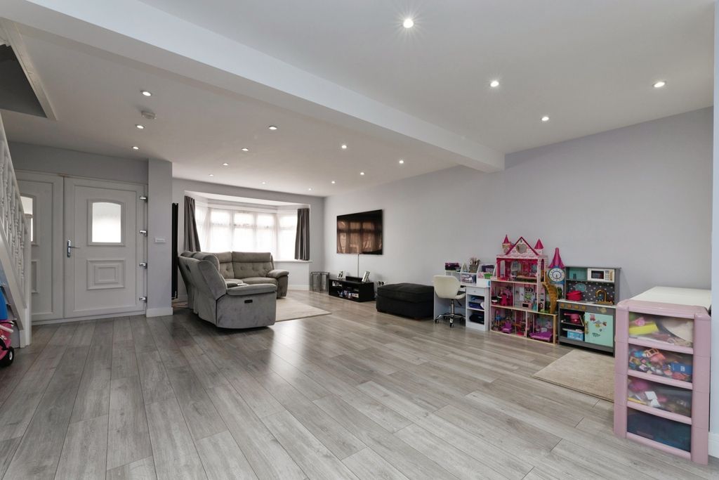 Property photo 2 of 21 Pbox-Img.Jpg