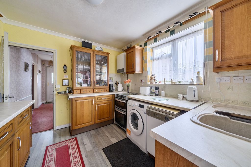 Property photo 2 of 22 Kitchen
