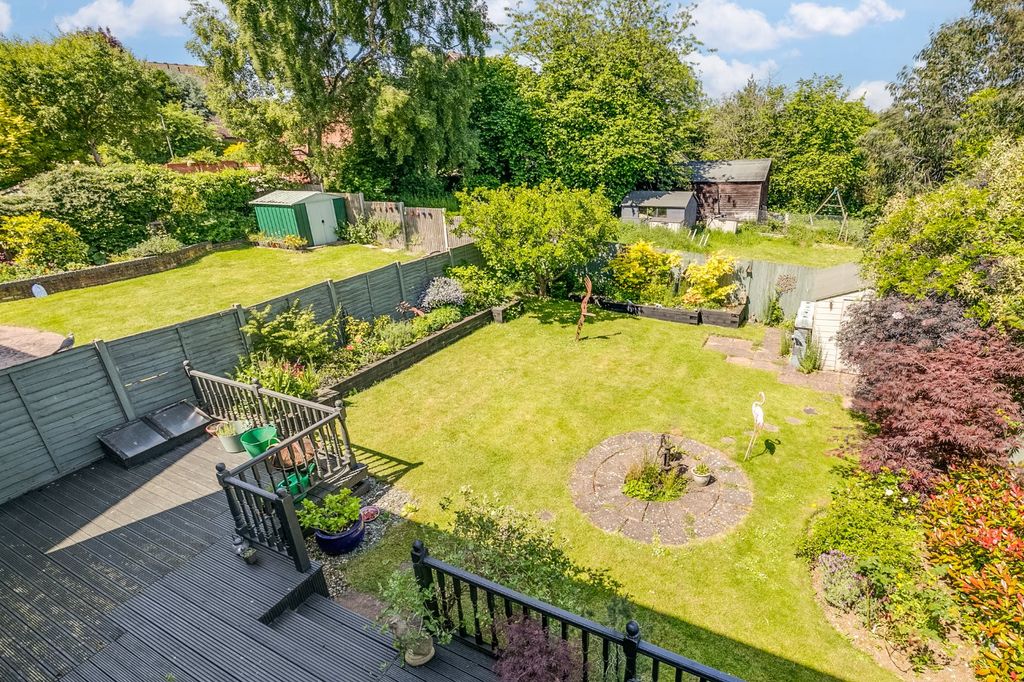 Property photo 2 of 23 Picture No. 16