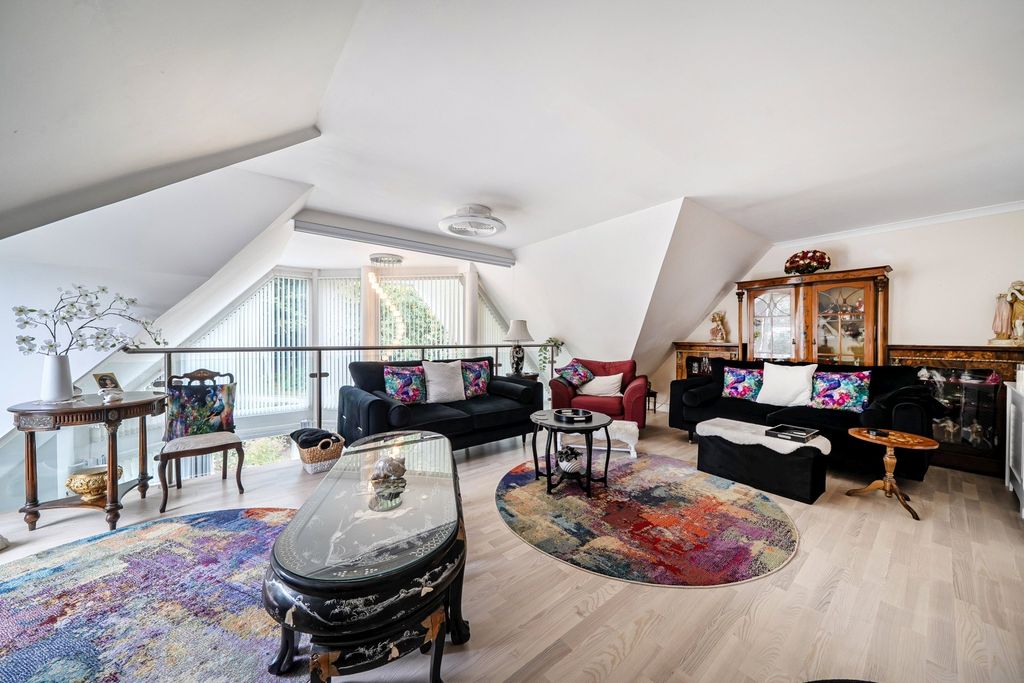 Additional image 24 of 3 bed flat for saleOld Teignmouth Road, Dawlish, Devon EX7