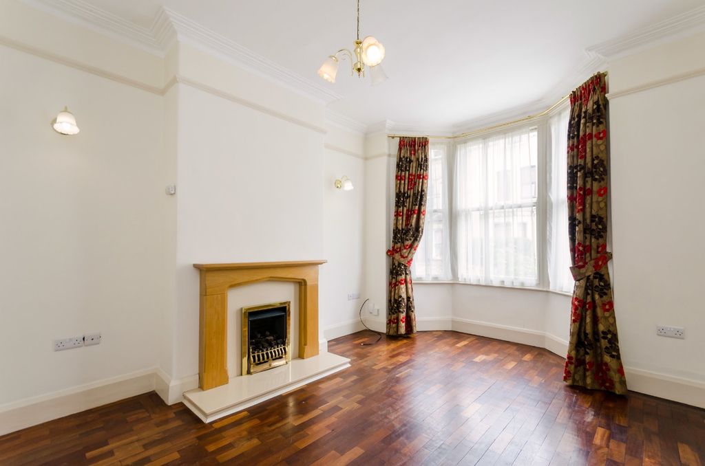 Property photo 2 of 13 Picture 2