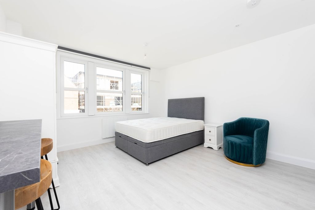 Property photo 1 of 7 Studio