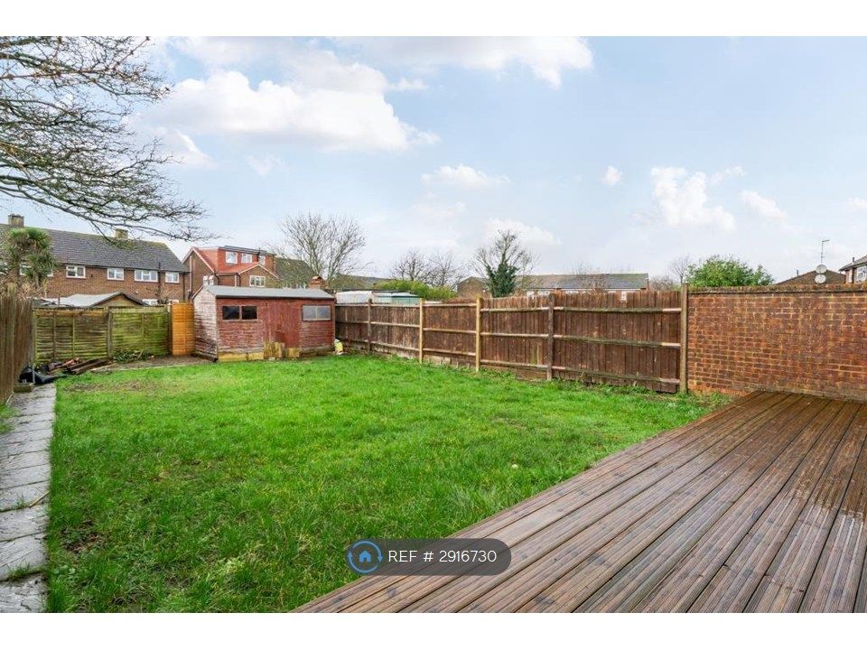Property photo 2 of 18 Garden