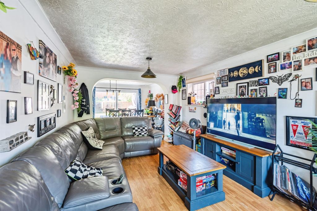 Property photo 2 of 20