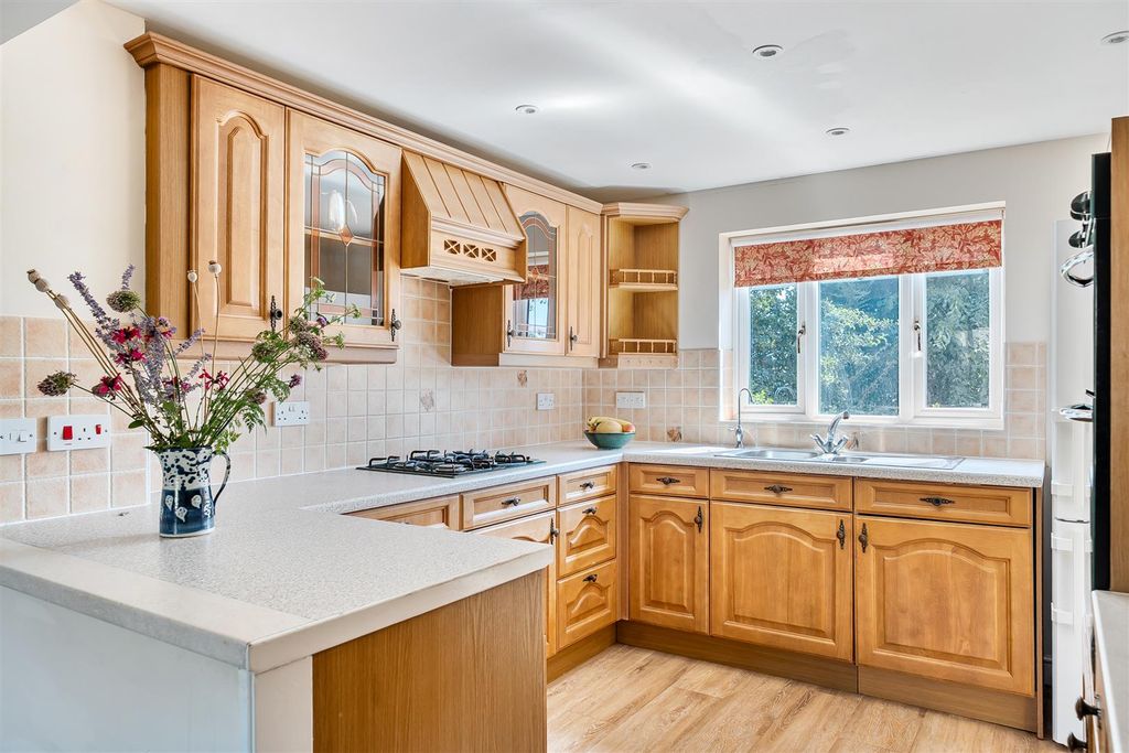 Property photo 2 of 17 Kitchen