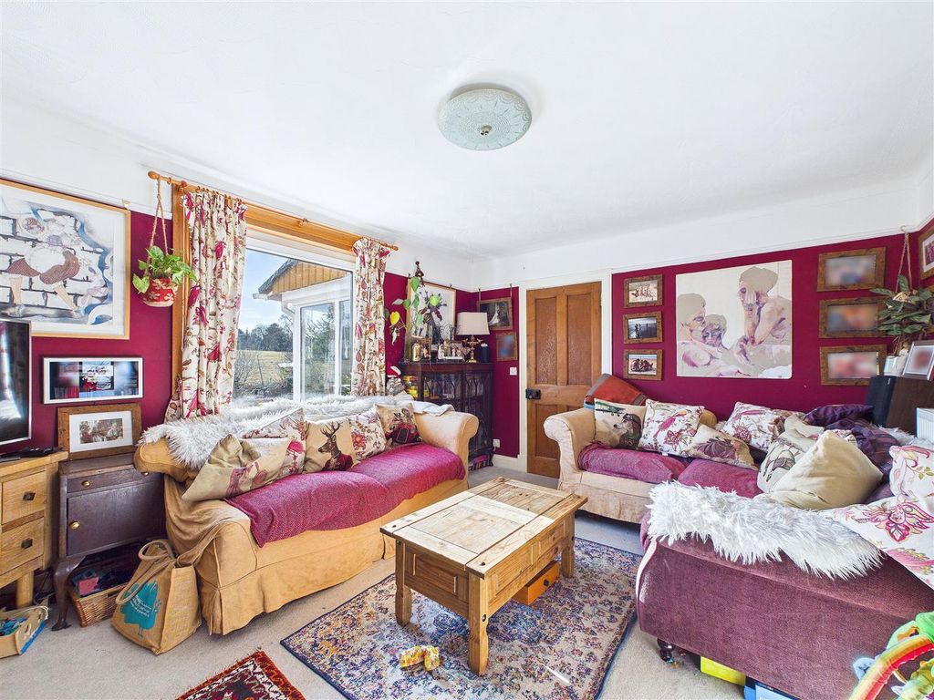 Property photo 2 of 35 Sitting Room