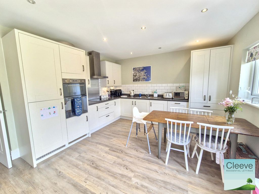 Property photo 2 of 15 1000103795