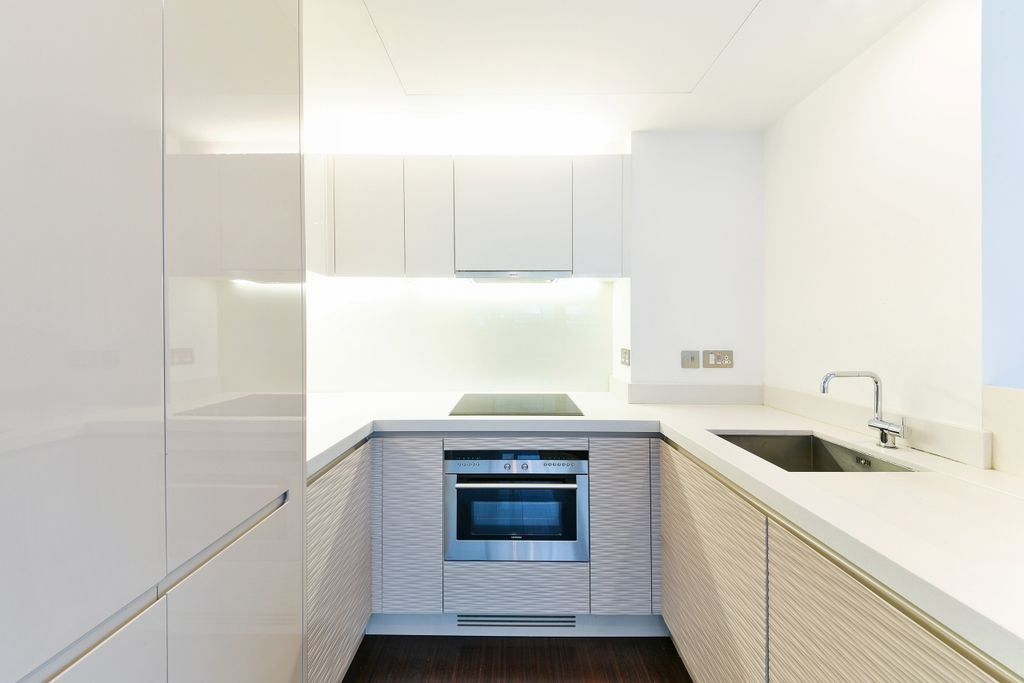 Property photo 2 of 11 Kitchen