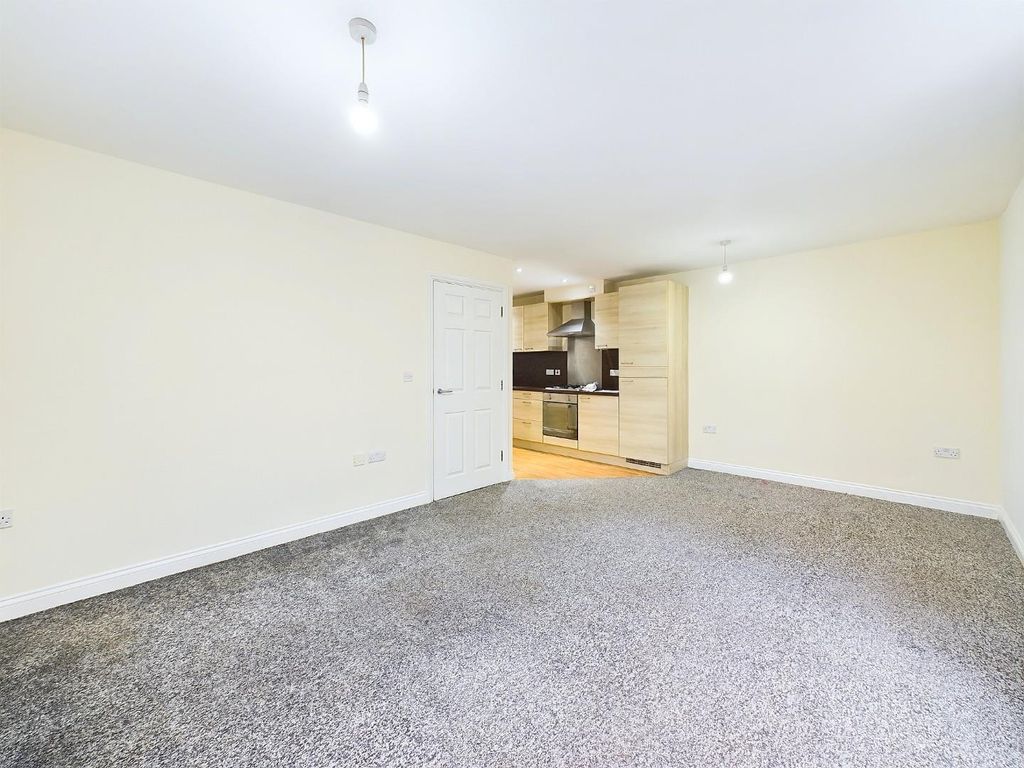 Property photo 2 of 7 Cam04899G0-Pr0008-Still001.Jpg