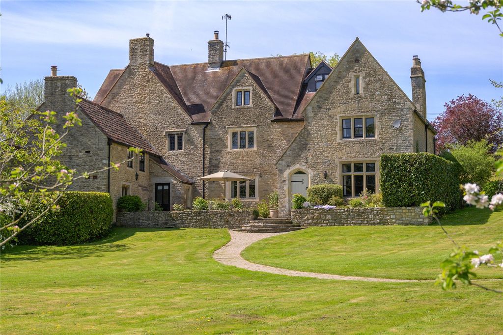 Property photo 1 of 37 Whatcombe Farm