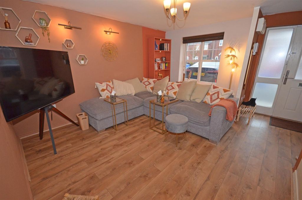 Property photo 2 of 25 05.Jpg