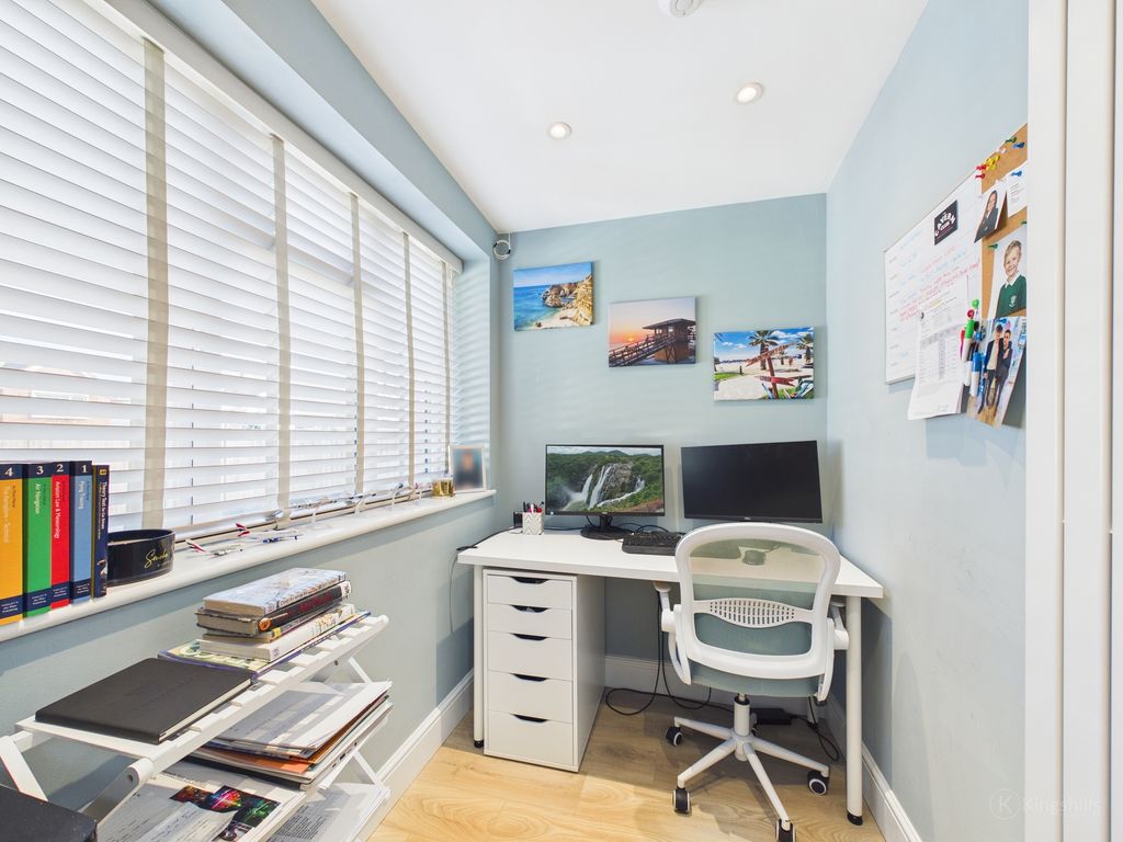 Property photo 3 of 19 Office